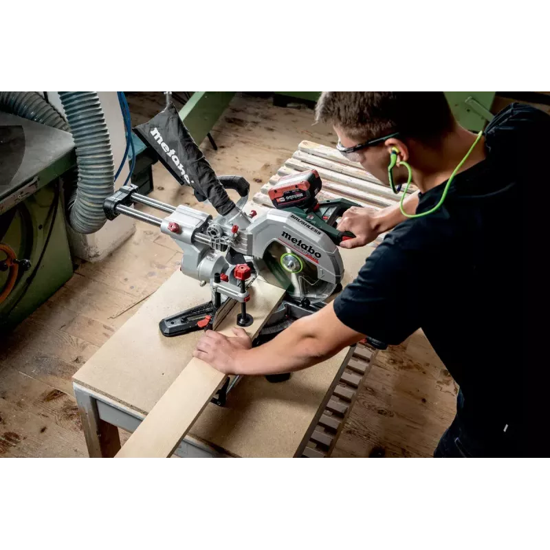 Pjūklas Metabo KGS 18 LTX BL 254