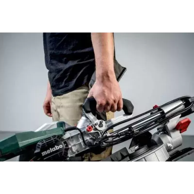 Metabo KGS 305 M 3700 aps./min 1600 W dvipusio pasvirimo kampinis pjūklas