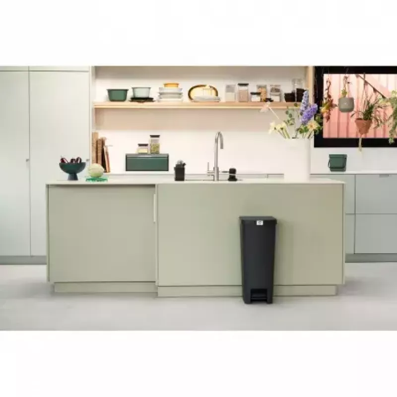 Brabantia šiukšliadėžė 40L kampinė pilka 800023