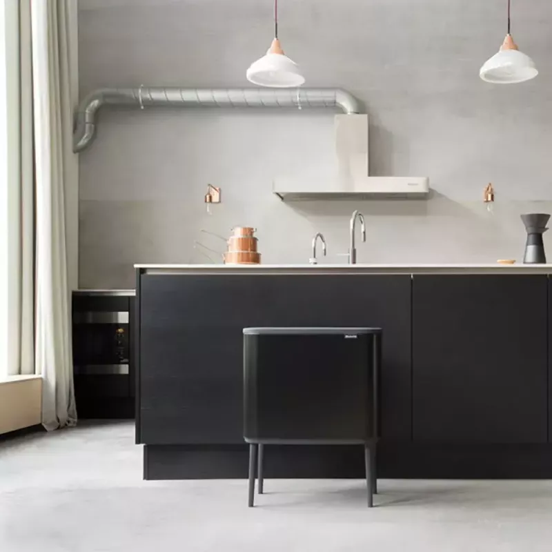 Šiukšliadėžė Brabantia 316067 33L stačiakampė nerūdijančio plieno juoda