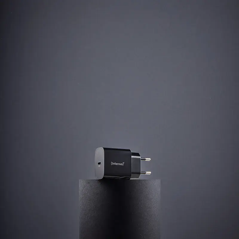 Maitinimo adapteris Intenso W20C 20W USB-C juodas