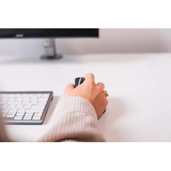 BakkerElkhuizen Oyster Wired pelė, ambidekstrinė, vertikalaus dizaino, lazerinė, USB Type-A, 1200 DPI, juoda, sidabrinė