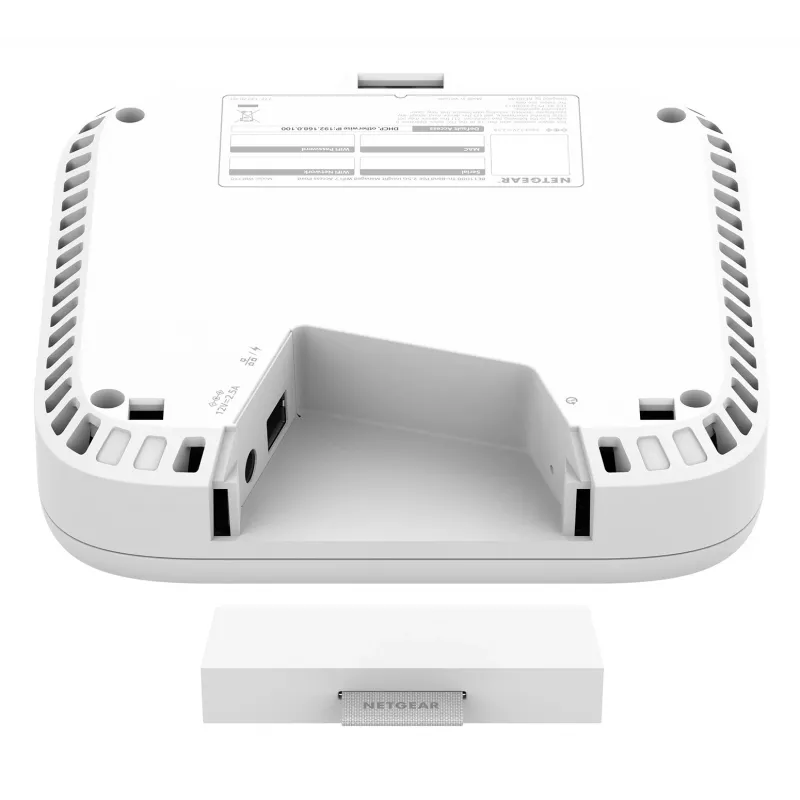 Belaidis prieigos taškas Netgear WBE718 — Trijų juostų 2,4/5/6 GHz, 9400 Mbps, PoE, 1x 2,5 GbE, baltas