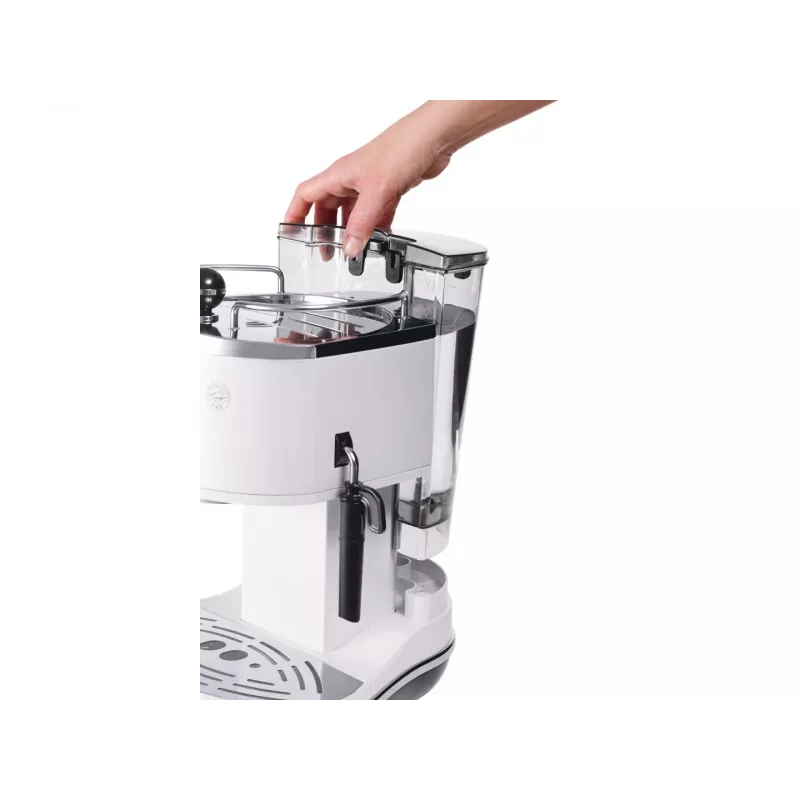 Espreso aparatas De’Longhi ECO 311.W — rankinis 15 barų, 1,4 l vandens bakelis, 2 puodeliai, šildymas, stalviršinis