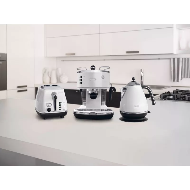 Espreso aparatas De’Longhi ECO 311.W — rankinis 15 barų, 1,4 l vandens bakelis, 2 puodeliai, šildymas, stalviršinis