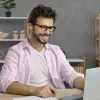 „Hama Freedom Buddy II“ ausinės, tikras belaidis stereofoninis (TWS) ryšys, į ausis dedamos, skambučiams / muzikai, „Bluetooth“, rožinė