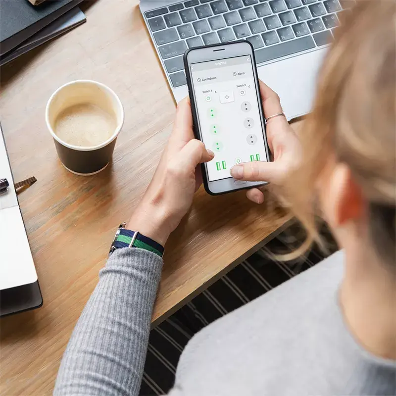 LogiLink Wi-Fi išmanusis kištukinis lizdas 6-jų vietų CEE 7/3 4x USB