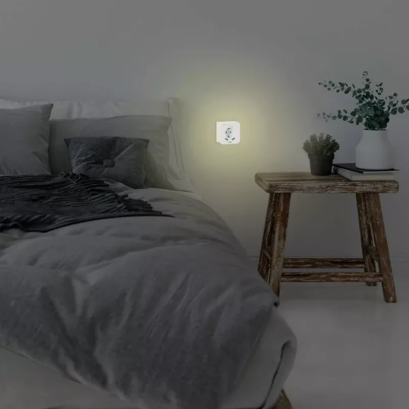 Kištukinis naktinis šviestuvas Hama 00223507 šiltai balta LED 3000 K