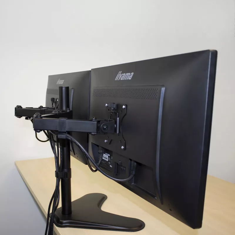ACT laisvai pastatoma dviejų monitorių rankena AC8320, maks. svoris 16 kg, min. ekranas 33 cm, maks. ekranas 81,3 cm