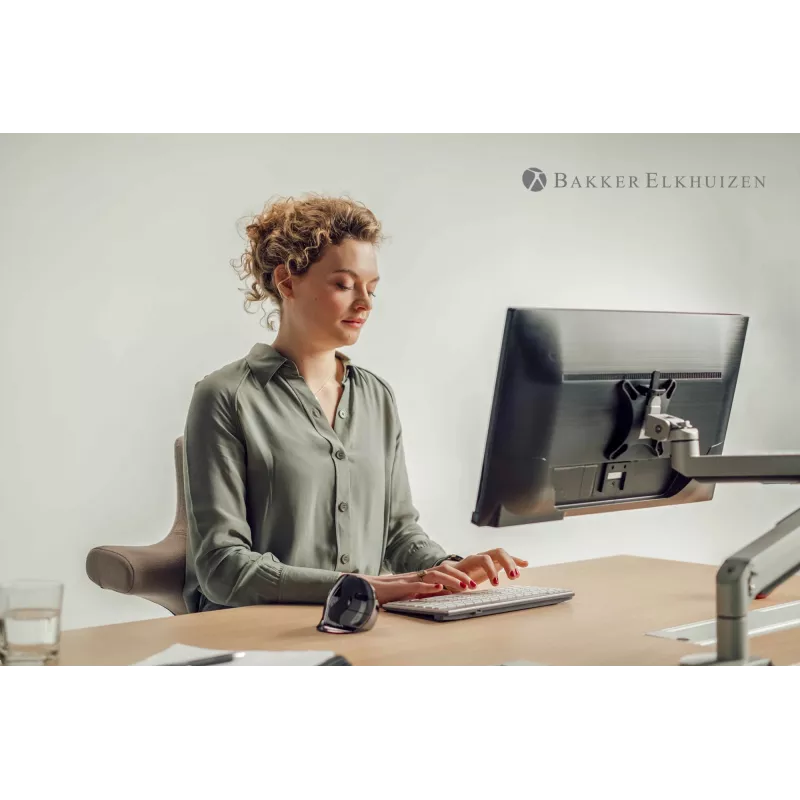 BakkerElkhuizen Evoluent D maža, dešinei rankai, vertikalus dizainas, lazeris, USB Type-A, 3200 DPI, juoda