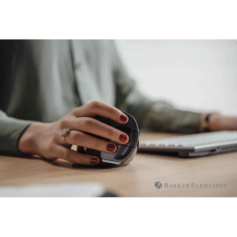 BakkerElkhuizen Evoluent D maža, dešinei rankai, vertikalus dizainas, lazeris, USB Type-A, 3200 DPI, juoda