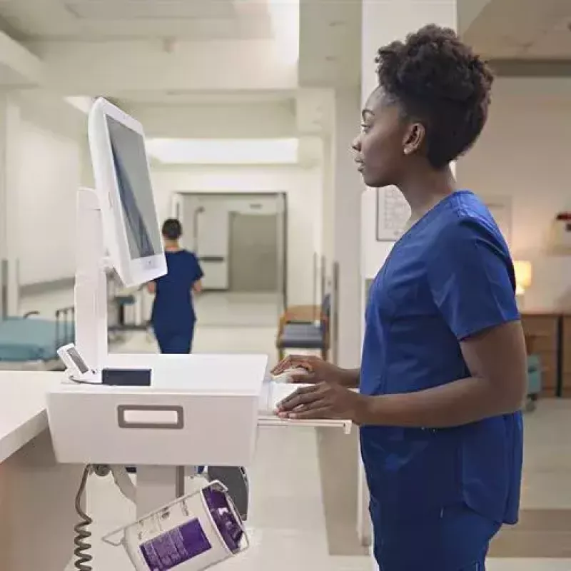 Multimedijos vežimėlis Ergotron CareFit plonas 2.0 auksinis baltas aliuminis plastikas plienas