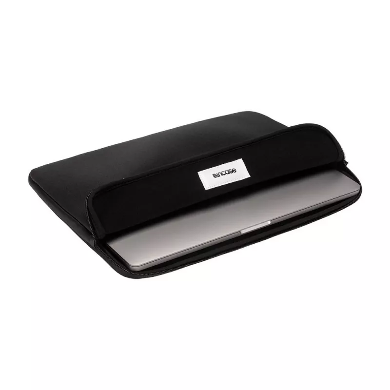 Incase Classic 38,1 cm (15 colių) įmautės dėklas Juodas