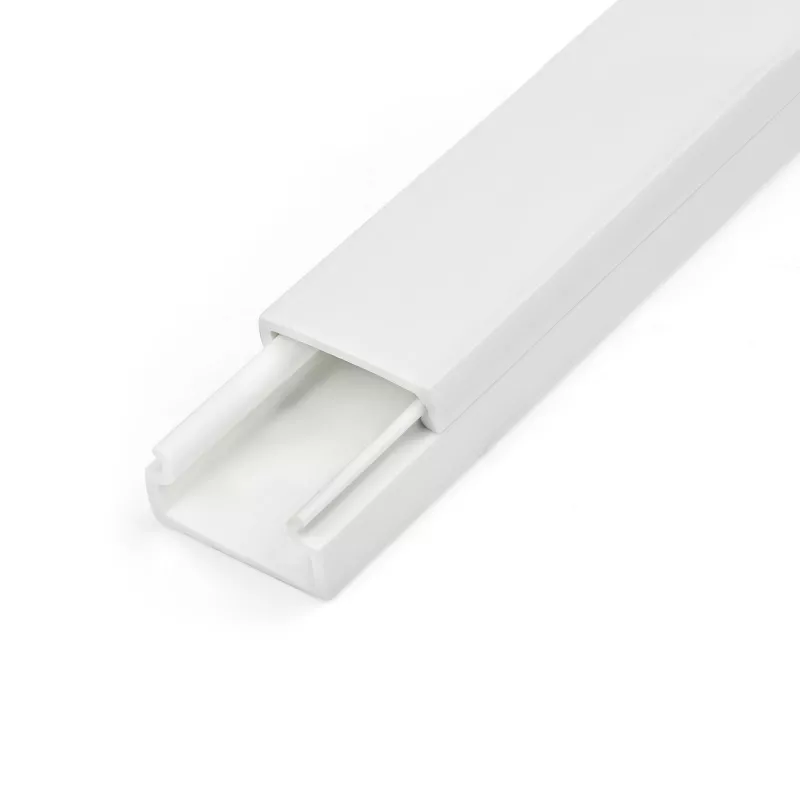 “StarTech.com” vientisas kabelių tvarkymo kanalas su lipnia juosta ir dangteliu, 3/4 colio (19 mm) P x 3/8 colio (11 mm) A - 3 pėdų (1 m) ilgio, PVC tinklo / maitinimo laido slėptuvas / sieninis laidų lovelis, talpina iki 6 kabelių, UL sąraše