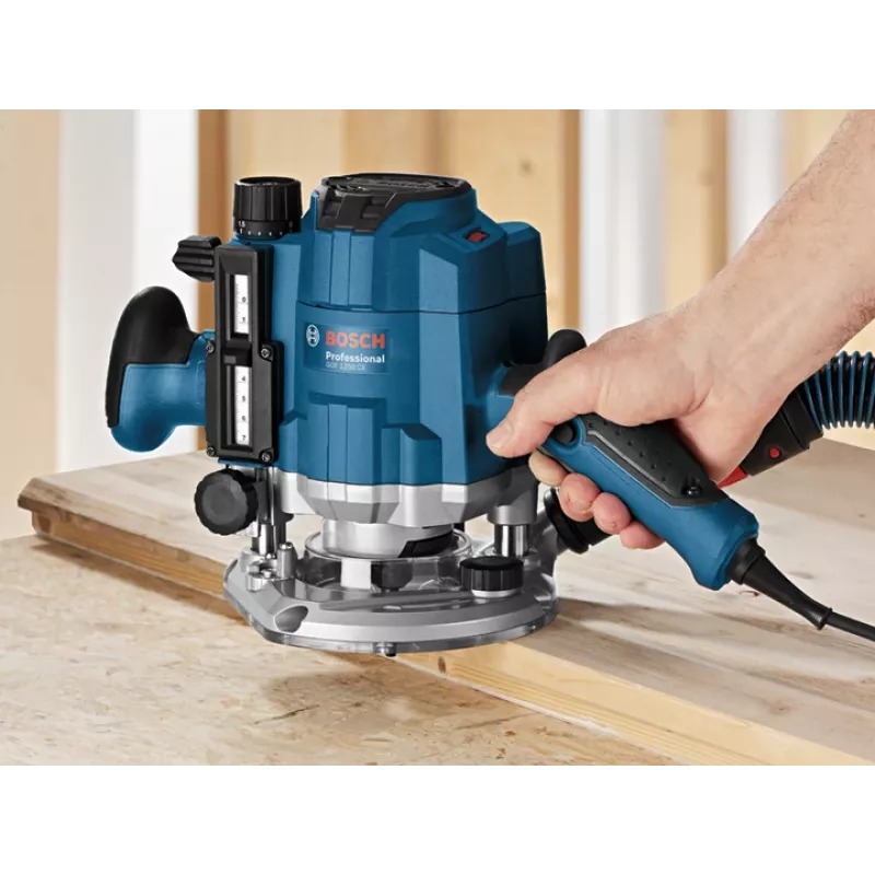 Bosch GOF 1250 CE juoda, mėlyna 24000 aps./min 1250 W