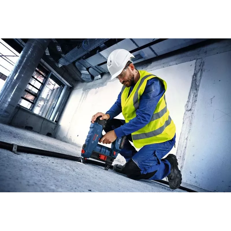 Vinių kalimo įrankis Bosch GNB 18V-40 maitinamas baterijomis 18 V lengvas