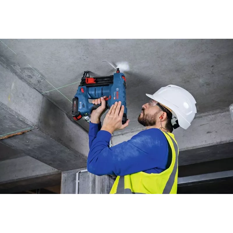 Vinių kalimo įrankis Bosch GNB 18V-40 maitinamas baterijomis 18 V lengvas
