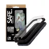Apsauginė plėvelė PanzerGlass SAFE. by, skirta iPhone 17 Pro — itin plati PET plėvelė su juodu rėmeliu, sausas uždėjimas, atspari įbrėžimams ir smūgiams