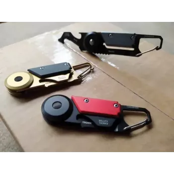 Key carabin TROIKA KTL26-RD Juoda Red