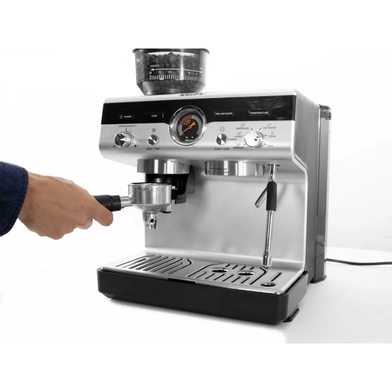 Espreso aparatas KRUPS XP801T pusiau automatinis su įmontuotu malūnėliu, 3 L vandens bakelis, 2 puodelių išpylimas, juoda / nerūdijantis plienas
