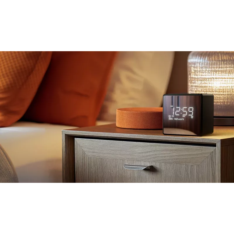 Skaitmeninis žadintuvas Philips TAR4600/10 juodas LCD maitinamas iš tinklo / baterijų