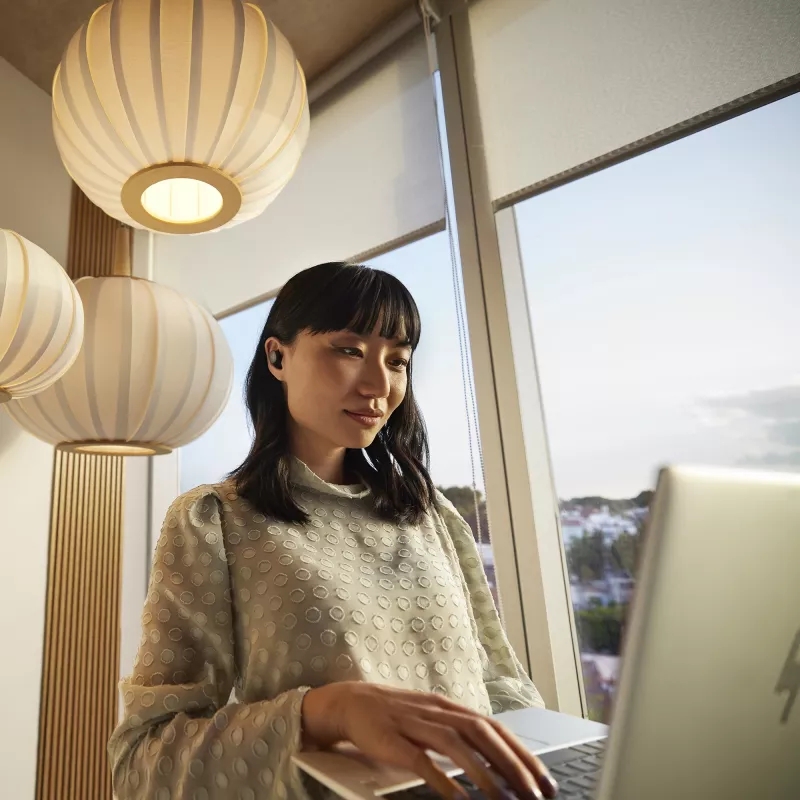 HP Poly Voyager Free 20 pilkos ausinės + pagrindinis įkrovimo dėklas, pilka, Kinija, aktyvus, Windows 10, Windows 11, MacOS, 157 mm