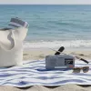 Nešiojamasis prisukamas radijas Marmitek RESQ 100 — DAB/DAB+/FM, 3 W, LCD, USB-C, 3,5 mm lizdas, šviesiai pilkas