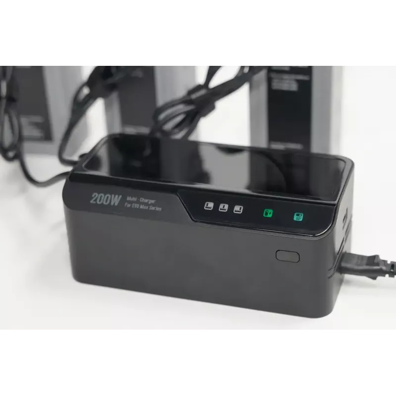 Autel kelių įkroviklis EVO Max serijai modelis 102002545 — 3 baterijų, USB-C, 120 W įkrovimo galia, 100–240 V įėjimas