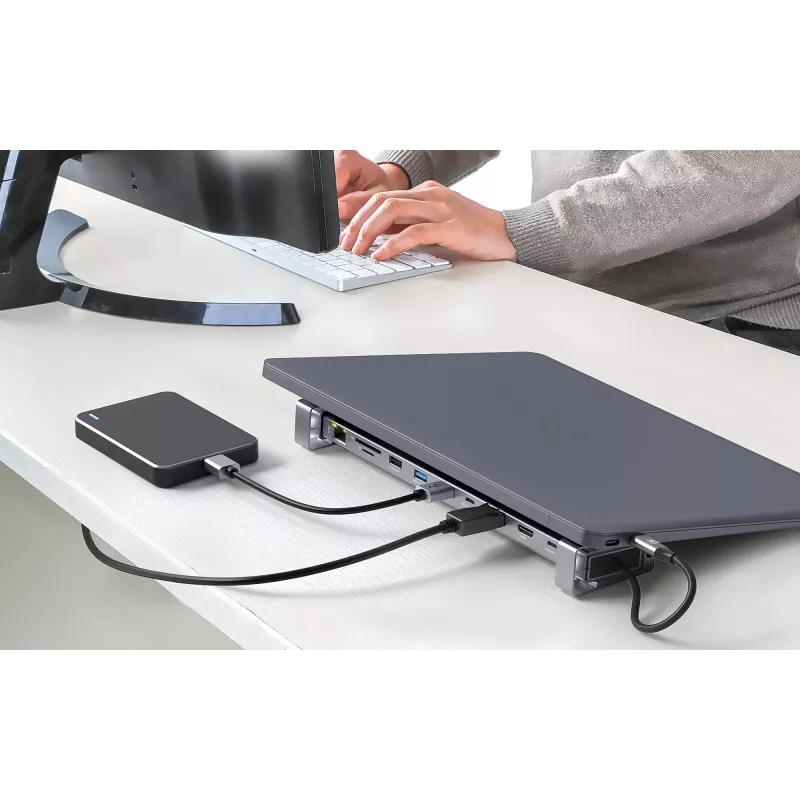 Manhattan USB-C dokas / stotelė su kortelių skaitytuvu ir MST, prievadai (x7): Ethernet, HDMI (x2 4k@60Hz), USB-A (x3) ir USB-C, su energijos tiekimu (PD) 100W - reikalingas išorinis USB-C įkroviklis (nepridedamas). Maitinamas per USB (nereikalingas išorinis maitinimo šaltinis), kai PD nenaudojamas