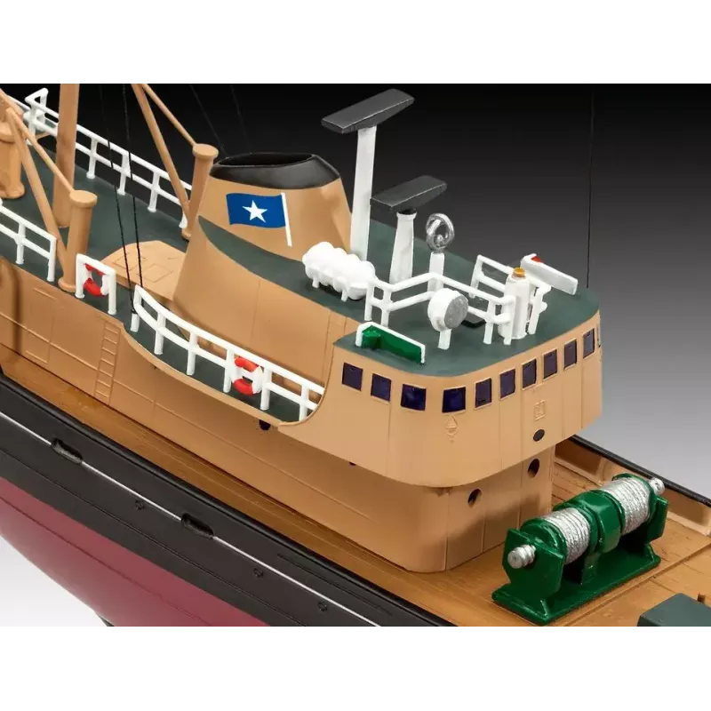 Žvejybinio laivo modelis Revell North Sea Trawler