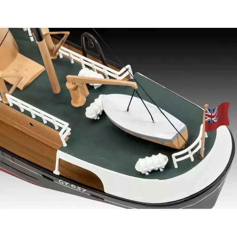 Žvejybinio laivo modelis Revell North Sea Trawler