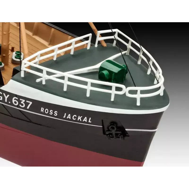 Žvejybinio laivo modelis Revell North Sea Trawler