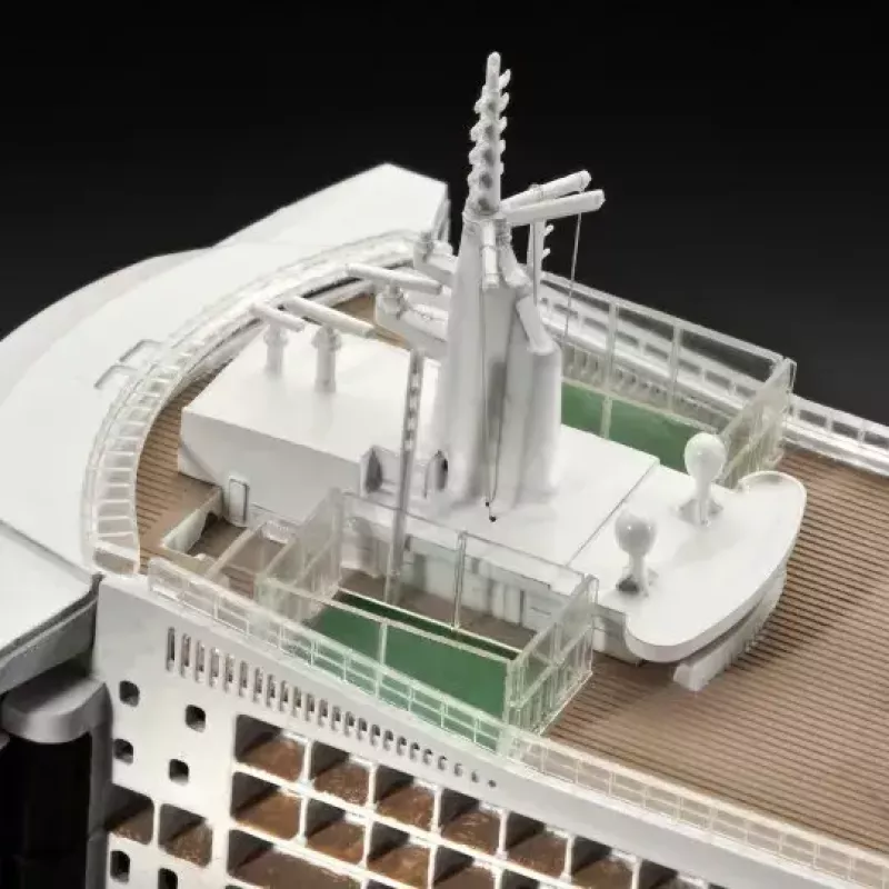Keleivinio laivo modelis REVELL Queen Mary 2 surinkimo rinkinys, mastelis 1:700