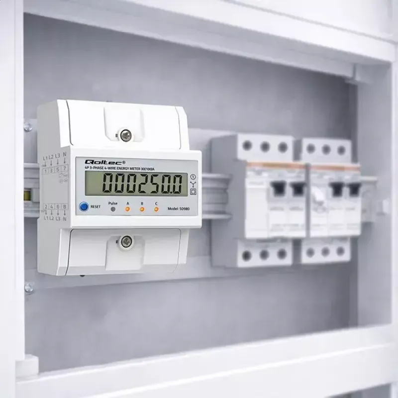 Trifazis elektros energijos skaitiklis QOLTEC 50980 — 400 V, 100 A su nustatymo iš naujo funkcija