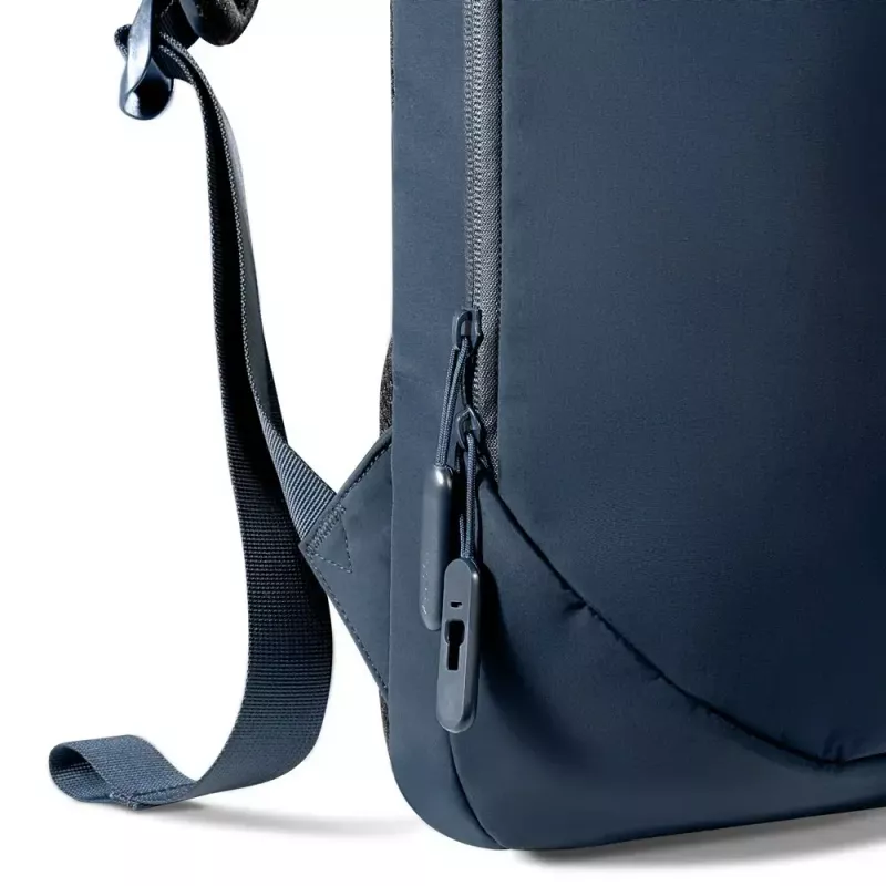 Kuprinė XDDESIGN Air Backpack NAVY P706.3225 — 15 l, tinka iki 15,6 colio (39,6 cm), užrakinamas pagrindinis slankiklis