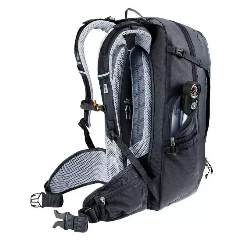 Kuprinė DEUTER Trans Alpine 30 — 30 l dviračių kuprinė, juoda