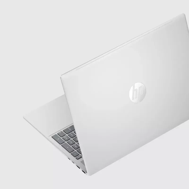 Nešiojamas kompiuteris HP Pavilion 16-ag0007nw — AMD Ryzen 5 8540U, 16 colių WUXGA, 16 GB RAM, 512 GB SSD, Windows 11 Home, sidabrinis