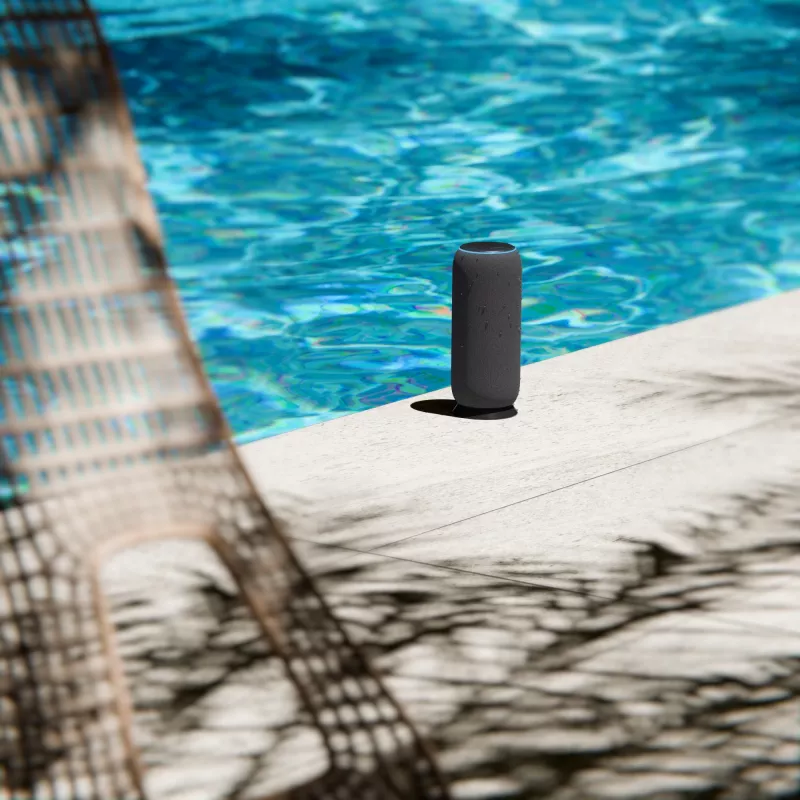 Vieno kanalo nešiojama kolonėlė Motorola moto sound flow Carbon — 30 W RMS, USB-C, belaidė, medžiaginis korpusas