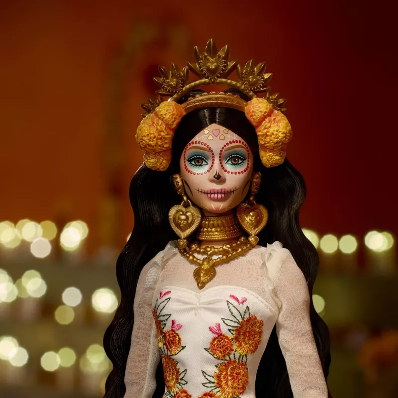 Barbie Signature Día De Muertos 2025 kolekcinė lėlė su rauktu kreminės spalvos suknele