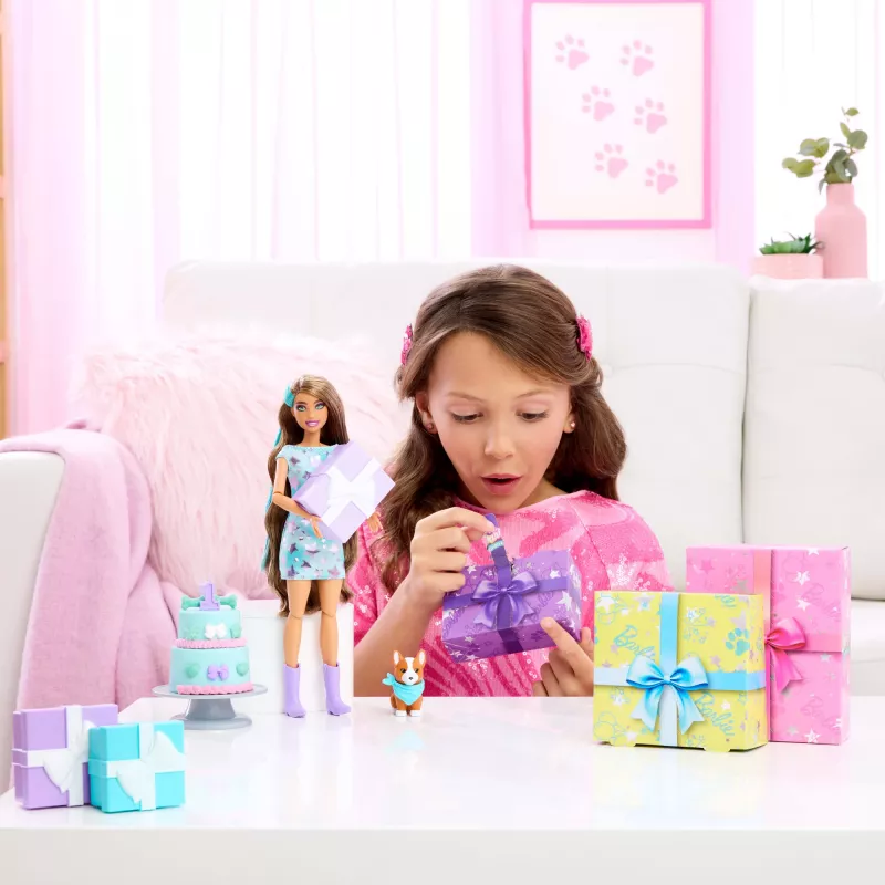 Barbie Party Unboxed augintinio gimtadienio serijos lėlė ir aksesuarai, „Party Stars“ rinkinys su 10 staigmenų