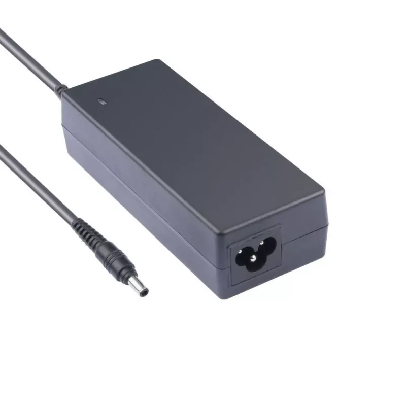 CoreParts MBA1040 maitinimo adapteris / keitiklis Vidinis 90 W Juoda