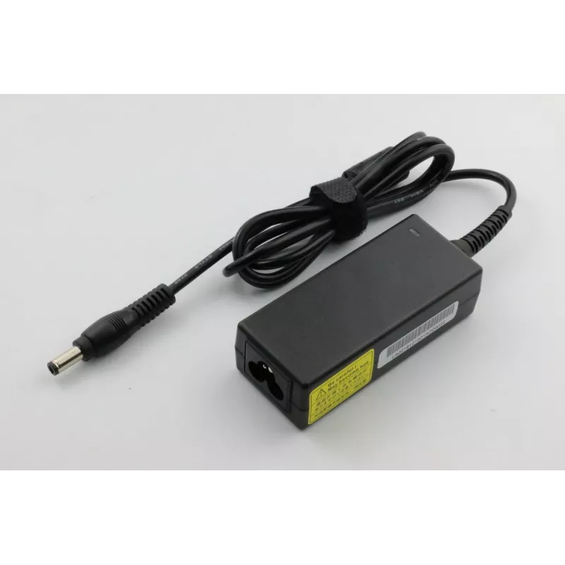 CoreParts MBA1300 maitinimo adapteris / keitiklis Vidinis 40 W Juoda