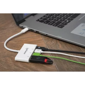Manhattan USB-C dokas / šakotuvas, prievadai (x4): USB-A (x3) ir USB-C, 5 Gb/s (USB 3.2 Gen1, dar vadinama USB 3.0), su maitinimo tiekimu (60 W) į USB-C prievadą (pastaba: reikia papildomo USB-C sieninio įkroviklio ir USB-C kabelio), universalus visiems įrenginiams, „SuperSpeed USB“, 3 metų garantija