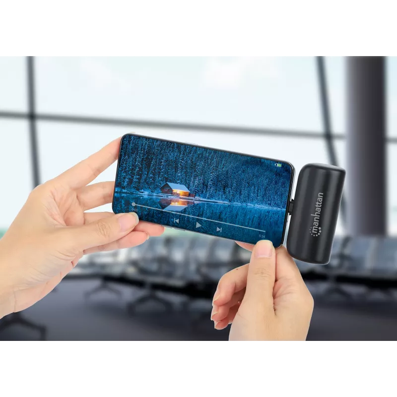 Manhattan išorinė baterija su integruota USB-C jungtimi, 5000 mAh, iki 20 W išėjimo galia, atlenkiama kojelė, skirta naudoti kaip telefono laikiklį įkrovimui, juoda, vienerių metų garantija