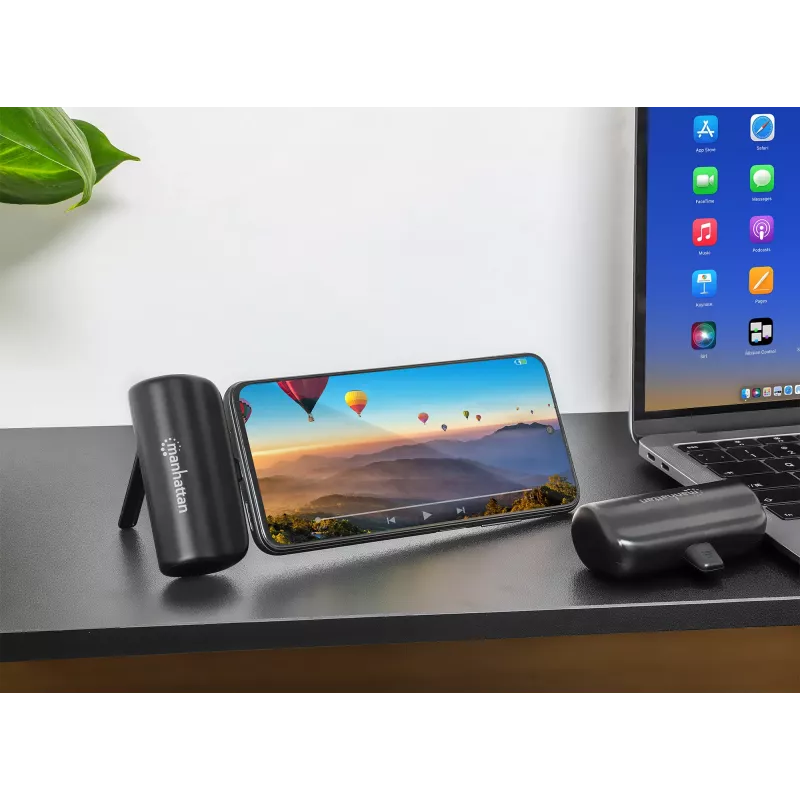 Manhattan išorinė baterija su integruota USB-C jungtimi, 5000 mAh, iki 20 W išėjimo galia, atlenkiama kojelė, skirta naudoti kaip telefono laikiklį įkrovimui, juoda, vienerių metų garantija
