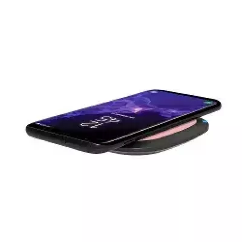 Įkroviklis vidinis RealPower FreeCharge-10 išmaniesiems telefonams, juodas
