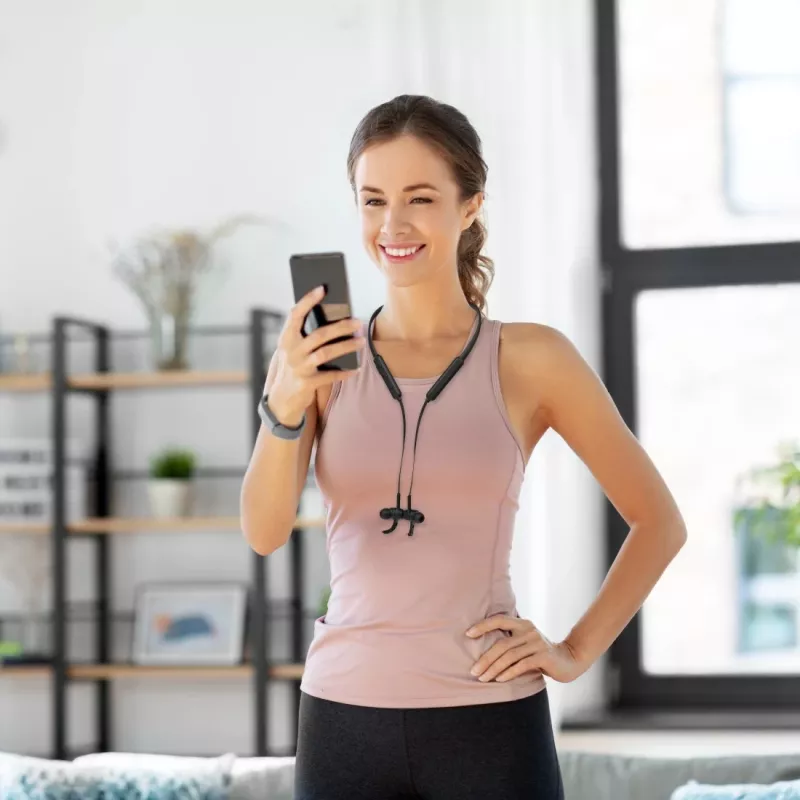 Hama Freedom Neck III ausinės belaidės užkabinamos už ausies, į ausis įdedamos sportinės Bluetooth juodos