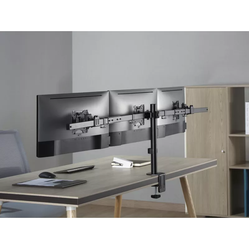 Equip 17 inch–32 inch lankstus trigubo monitoriaus stalinis laikiklis su spaustuvu/prakišamąja jungtimi, 21 kg