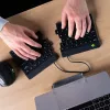 R-Go Tools Ergonominė klaviatūra R-Go Split Break su pertraukų programine įranga, ergonominė atskirta klaviatūra, AZERTY (FR), Bluetooth, juoda