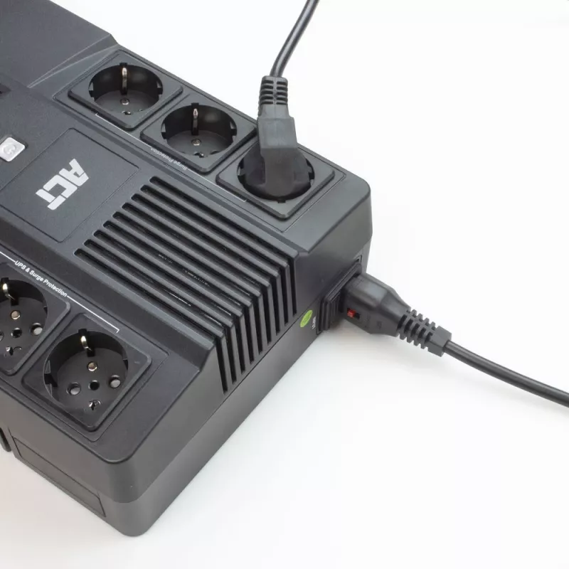 ACT maitinimo laidas CEE 7/7 kištukas (kampinis) - C13 IEC Lock juodas 5 m, EL269S
